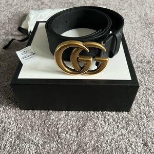 Black Gucci belt size 90